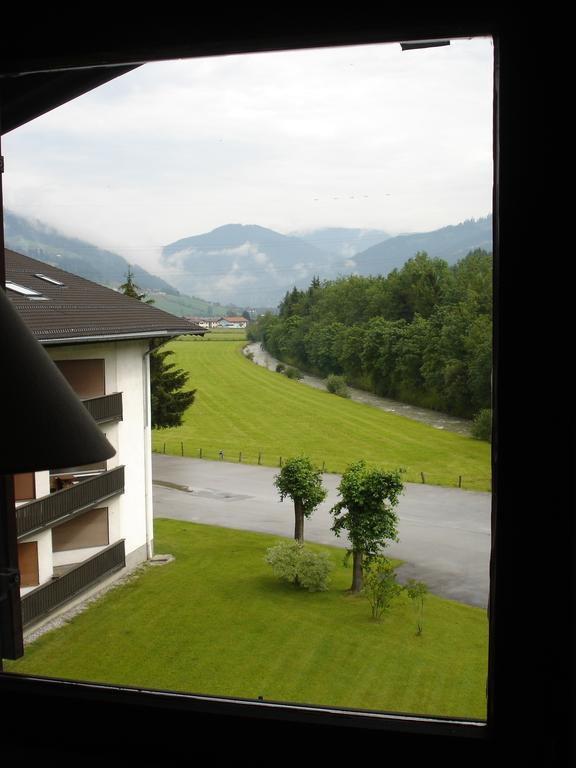 Welcome-Bienvenue-Добро Пожаловать Flachau Ruang foto